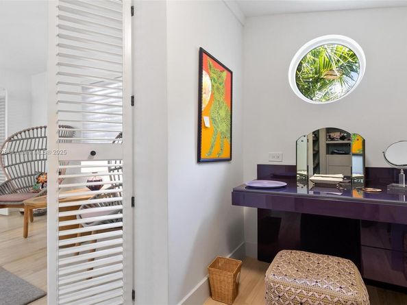 2550 Flamingo Dr, Miami Beach FL 33140