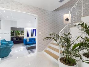 2550 Flamingo Dr, Miami Beach FL 33140