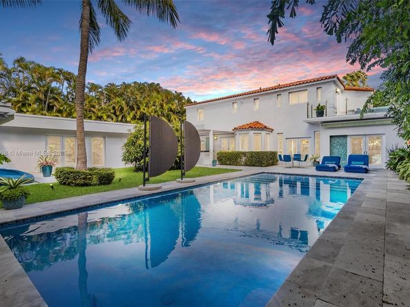 2550 Flamingo Dr, Miami Beach FL 33140