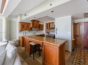 100 Lincoln Rd PH8, Miami Beach FL 33139