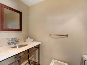 100 Lincoln Rd PH8, Miami Beach FL 33139