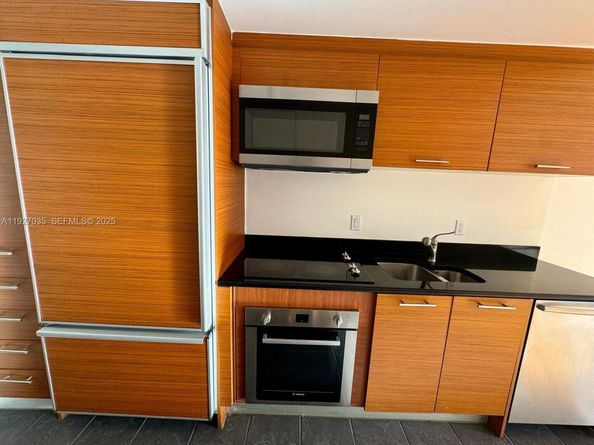 50 Biscayne Blvd 1703, Miami FL 33132