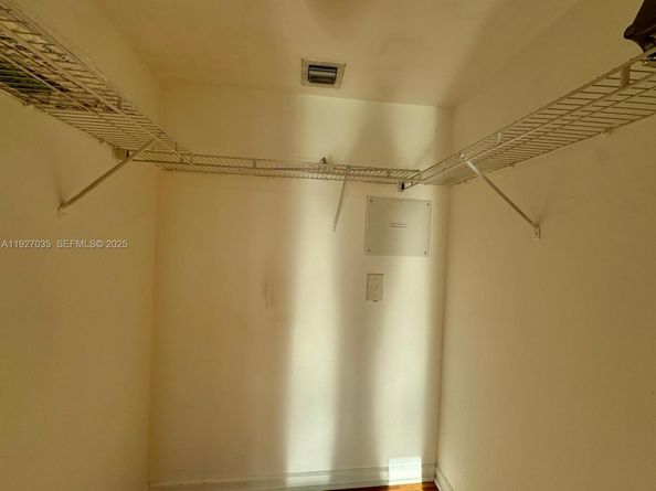 50 Biscayne Blvd 1703, Miami FL 33132