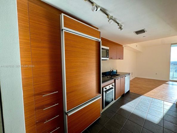 50 Biscayne Blvd 1703, Miami FL 33132