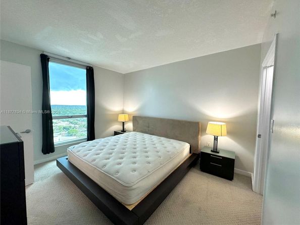 9055 SW 73rd Ct 1705, Miami FL 33156