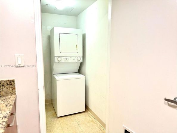 9055 SW 73rd Ct 1705, Miami FL 33156