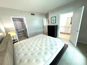 9055 SW 73rd Ct 1705, Miami FL 33156