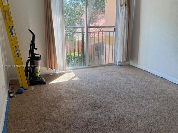 1209 Santa Catalina Ln, North Lauderdale FL 33068