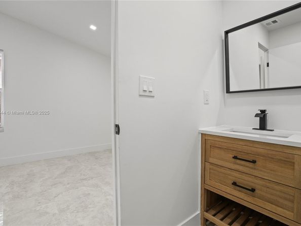 1724 SW 5th St, Fort Lauderdale FL 33312