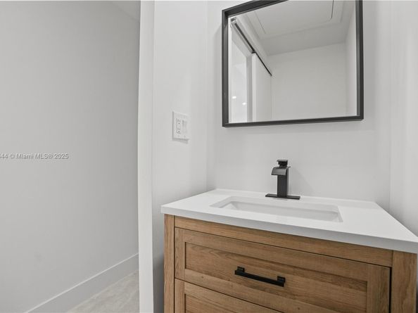 1724 SW 5th St, Fort Lauderdale FL 33312