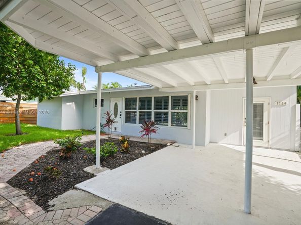 1724 SW 5th St, Fort Lauderdale FL 33312