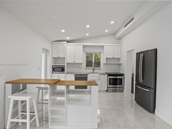 1724 SW 5th St, Fort Lauderdale FL 33312