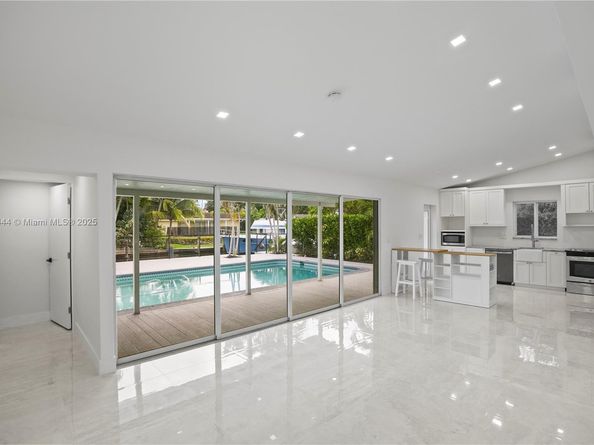 1724 SW 5th St, Fort Lauderdale FL 33312