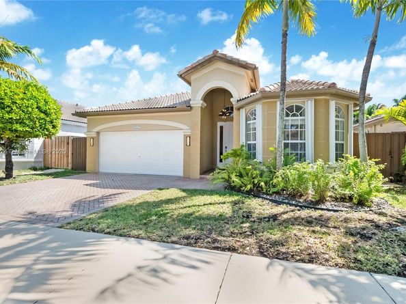 8527 NW 111th Ct, Doral FL 33178