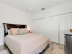 8527 NW 111th Ct, Doral FL 33178