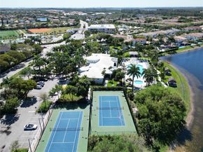 8527 NW 111th Ct, Doral FL 33178