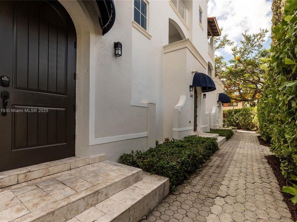 345 Madeira Ave 345, Coral Gables FL 33134