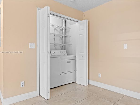 11253 SW 33rd Cir Pl, Miami FL 33165