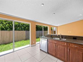 11253 SW 33rd Cir Pl, Miami FL 33165