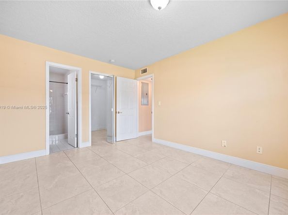 11253 SW 33rd Cir Pl, Miami FL 33165