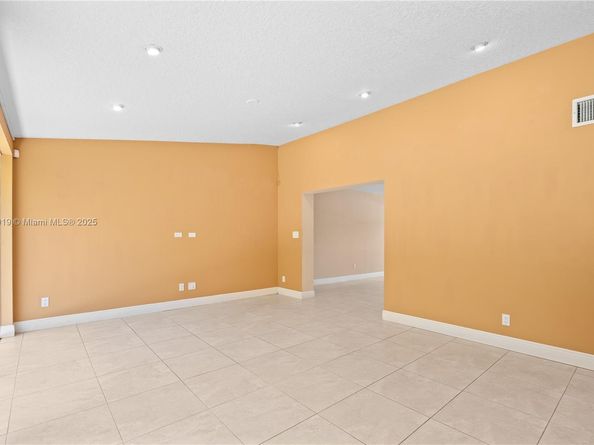 11253 SW 33rd Cir Pl, Miami FL 33165