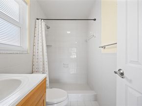 11253 SW 33rd Cir Pl, Miami FL 33165