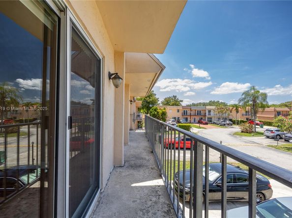 11253 SW 33rd Cir Pl, Miami FL 33165