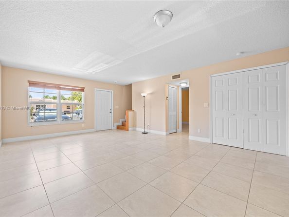 11253 SW 33rd Cir Pl, Miami FL 33165