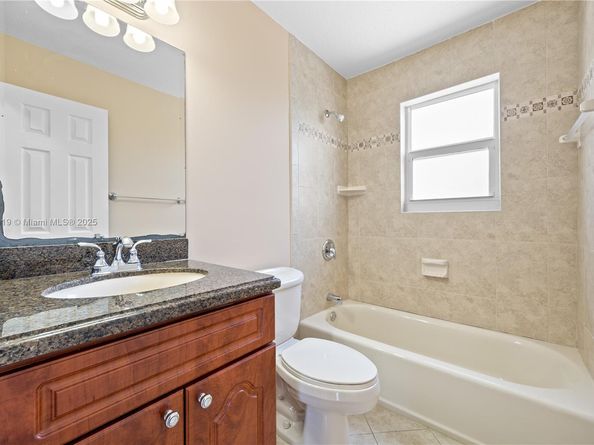 11253 SW 33rd Cir Pl, Miami FL 33165