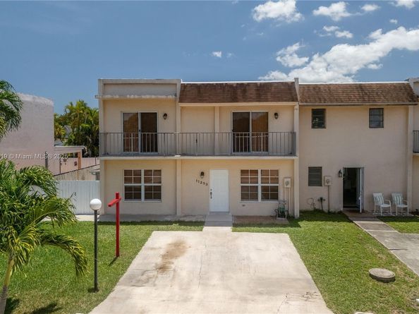 11253 SW 33rd Cir Pl, Miami FL 33165