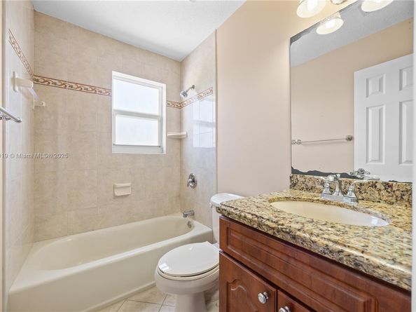 11253 SW 33rd Cir Pl, Miami FL 33165