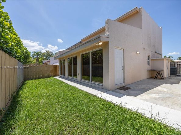 11253 SW 33rd Cir Pl, Miami FL 33165
