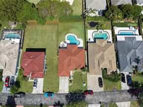 595 SE 30th Dr, Homestead FL 33033