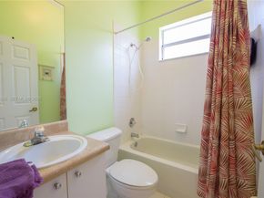 595 SE 30th Dr, Homestead FL 33033