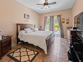 595 SE 30th Dr, Homestead FL 33033