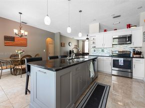 595 SE 30th Dr, Homestead FL 33033