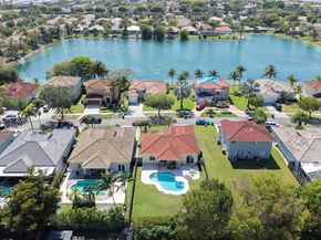 595 SE 30th Dr, Homestead FL 33033