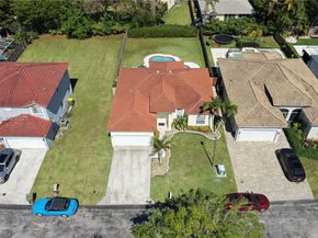595 SE 30th Dr, Homestead FL 33033