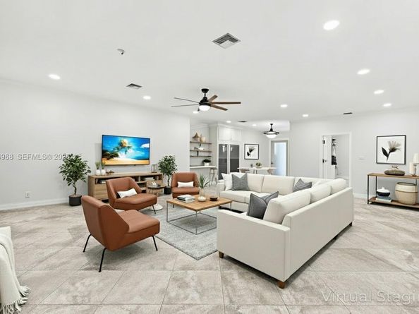 16751 Waters Edge Dr, Weston FL 33326