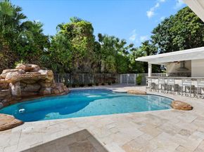 16751 Waters Edge Dr, Weston FL 33326