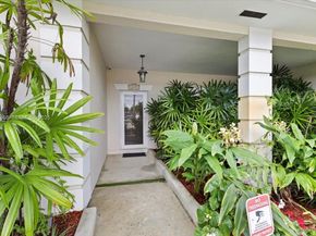 16751 Waters Edge Dr, Weston FL 33326