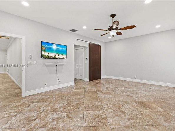 16751 Waters Edge Dr, Weston FL 33326