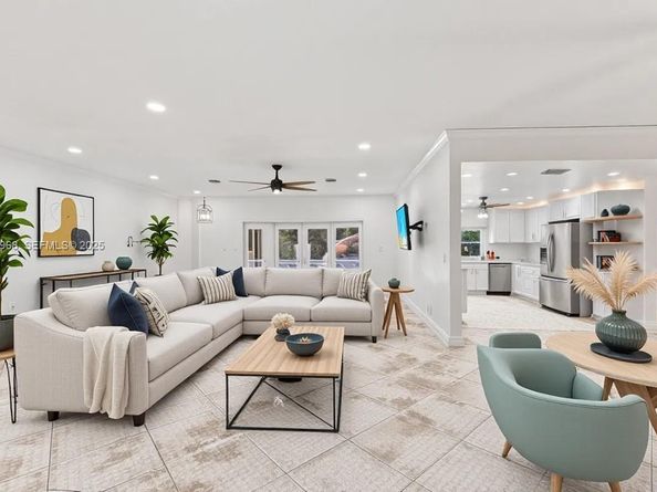 16751 Waters Edge Dr, Weston FL 33326