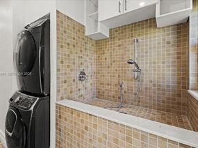 16751 Waters Edge Dr, Weston FL 33326