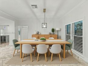 16751 Waters Edge Dr, Weston FL 33326