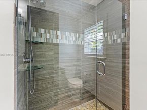 16751 Waters Edge Dr, Weston FL 33326