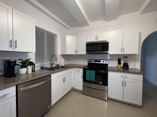 1680 NW 22nd Ct, Miami FL 33125