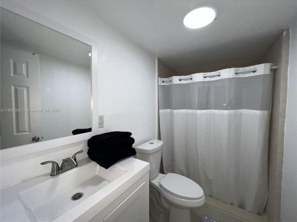 1680 NW 22nd Ct, Miami FL 33125