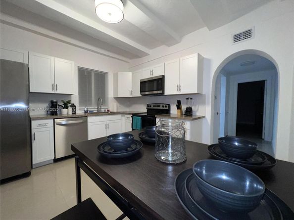 1680 NW 22nd Ct, Miami FL 33125