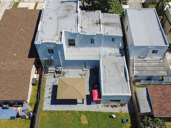 1680 NW 22nd Ct, Miami FL 33125